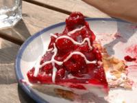 Tort mascarpone cu zmeura(coacaze) si jeleu Tort mascarpone cu zmeura(coacaze) si jeleu